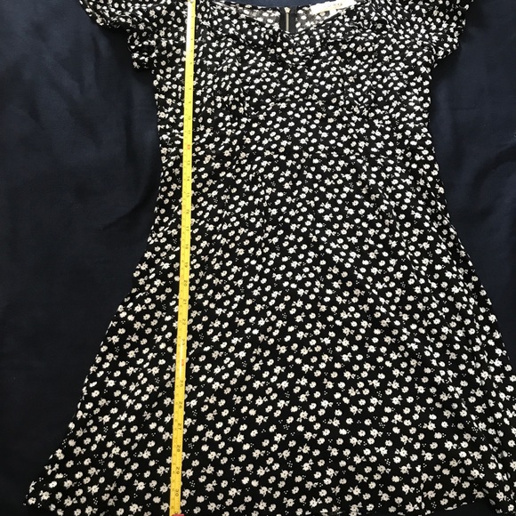 Flutter Sleeve A-Line Dress - Picture 7 of 8